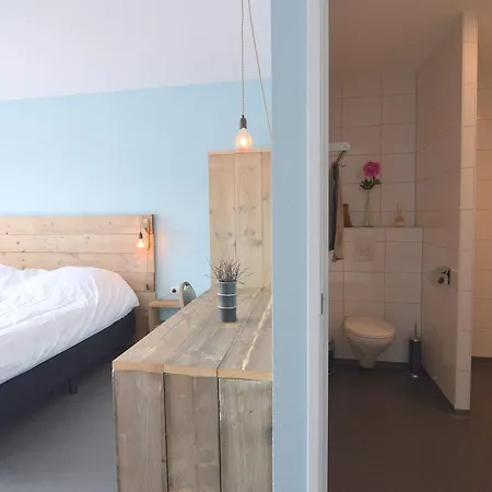 Modern Farmhouse In With Private Garden